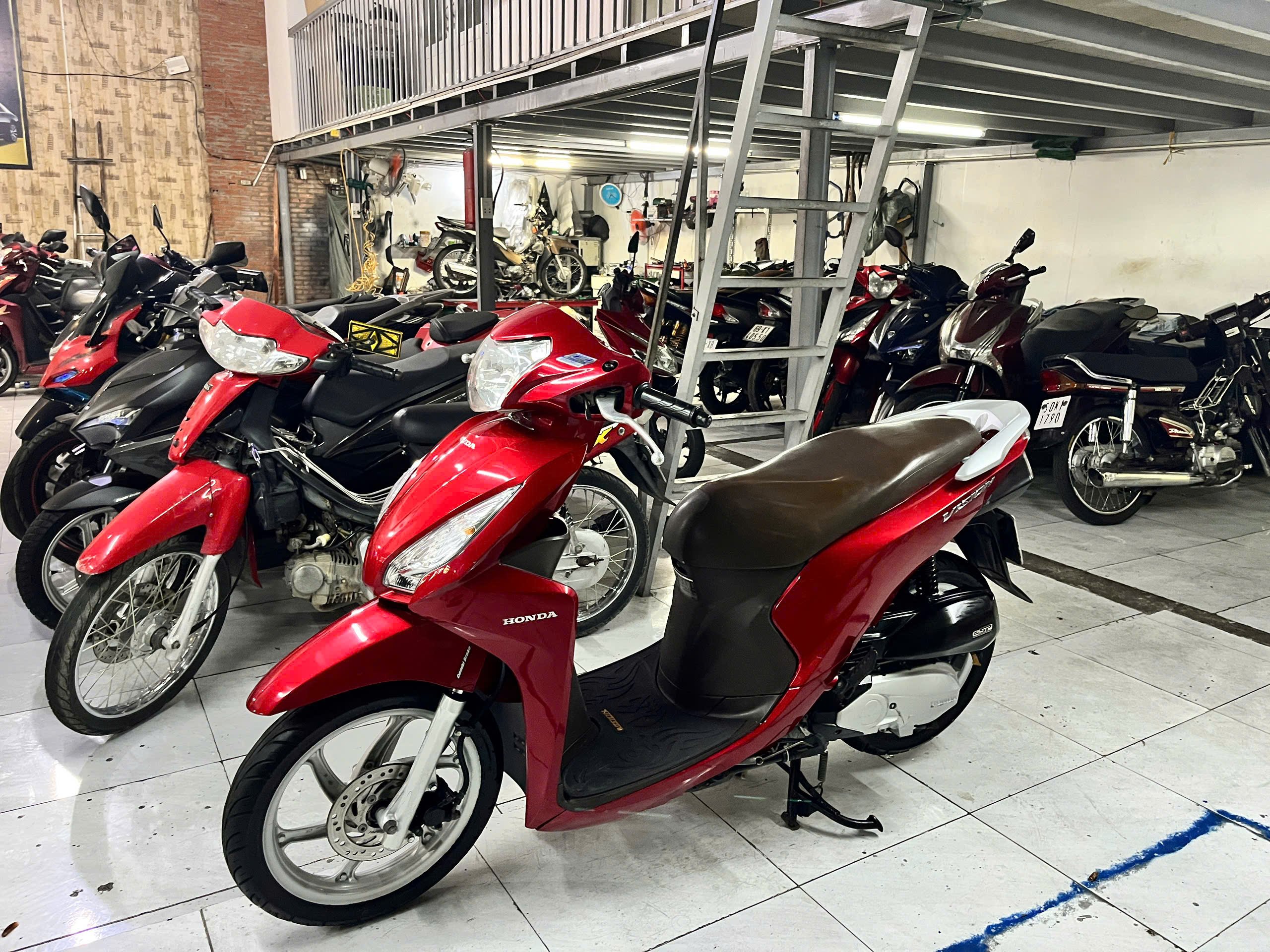 HONDA WINNER V1 ĐỜI 2017 (06531)